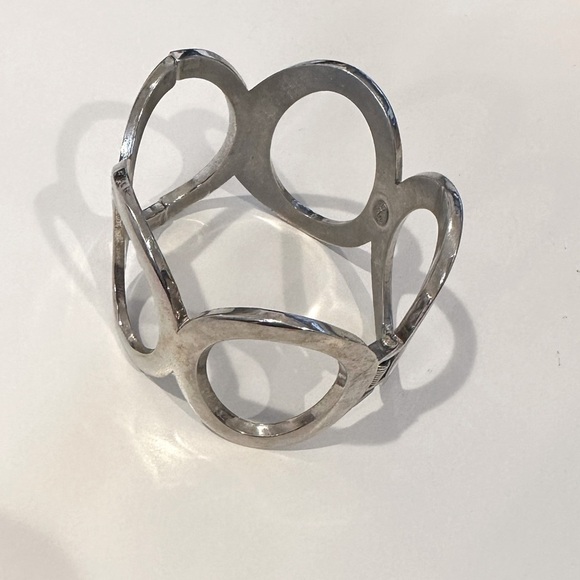 Premier Design (marking) Wide hinged cuff bracelet in silver - Picture 1 of 6